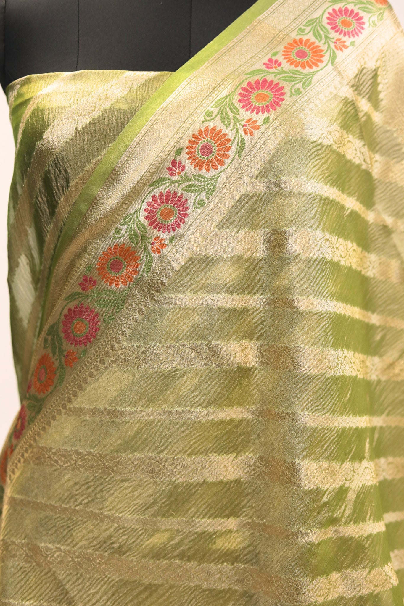 Banarasi Tissue Saree(Mehendi Green)