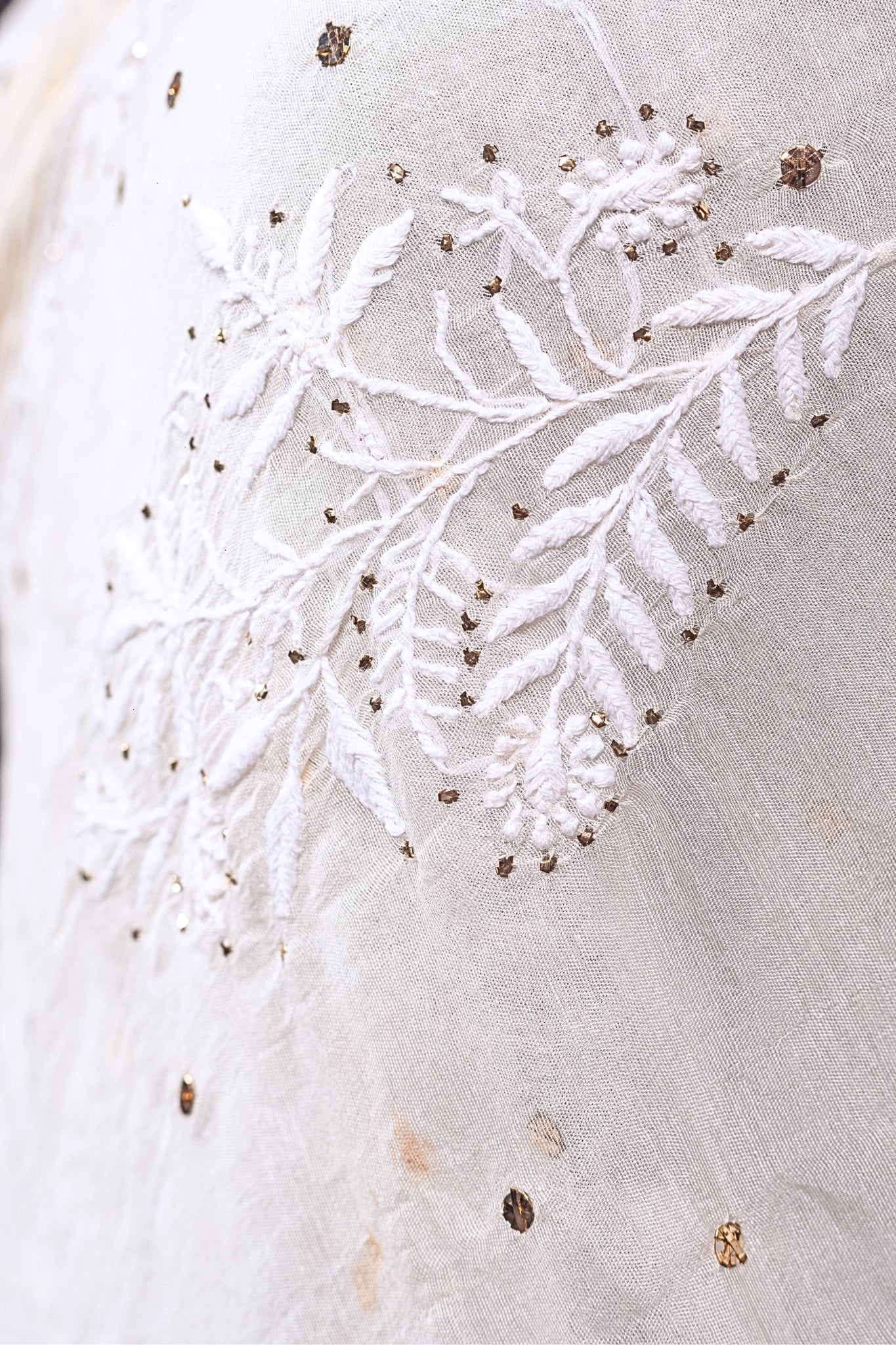 Mul Chikankari Saree with Mukaish Work (Dyeable, Off-White)