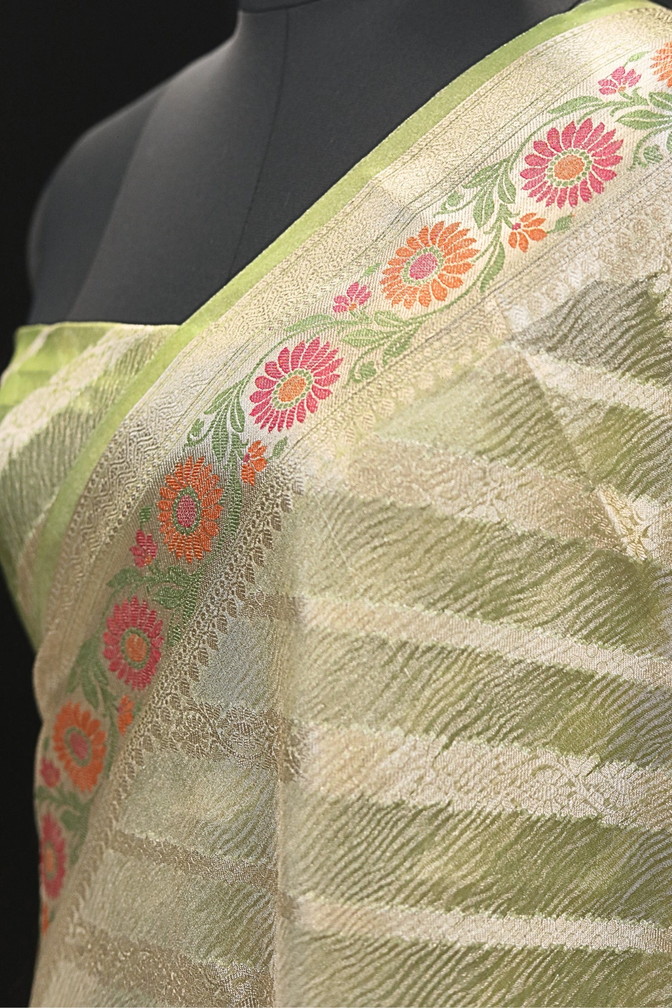 Banarasi Tissue Saree(Mehendi Green)