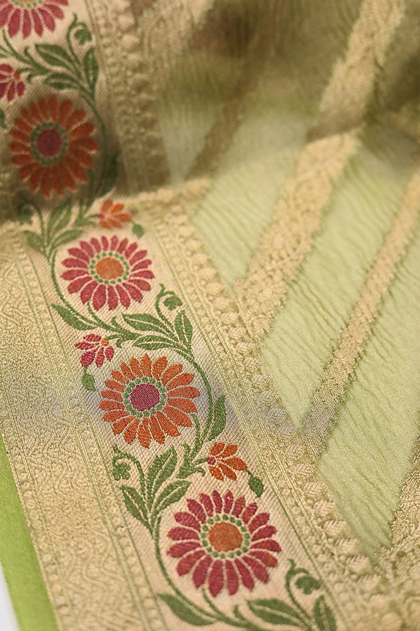 Banarasi Tissue Saree(Mehendi Green)