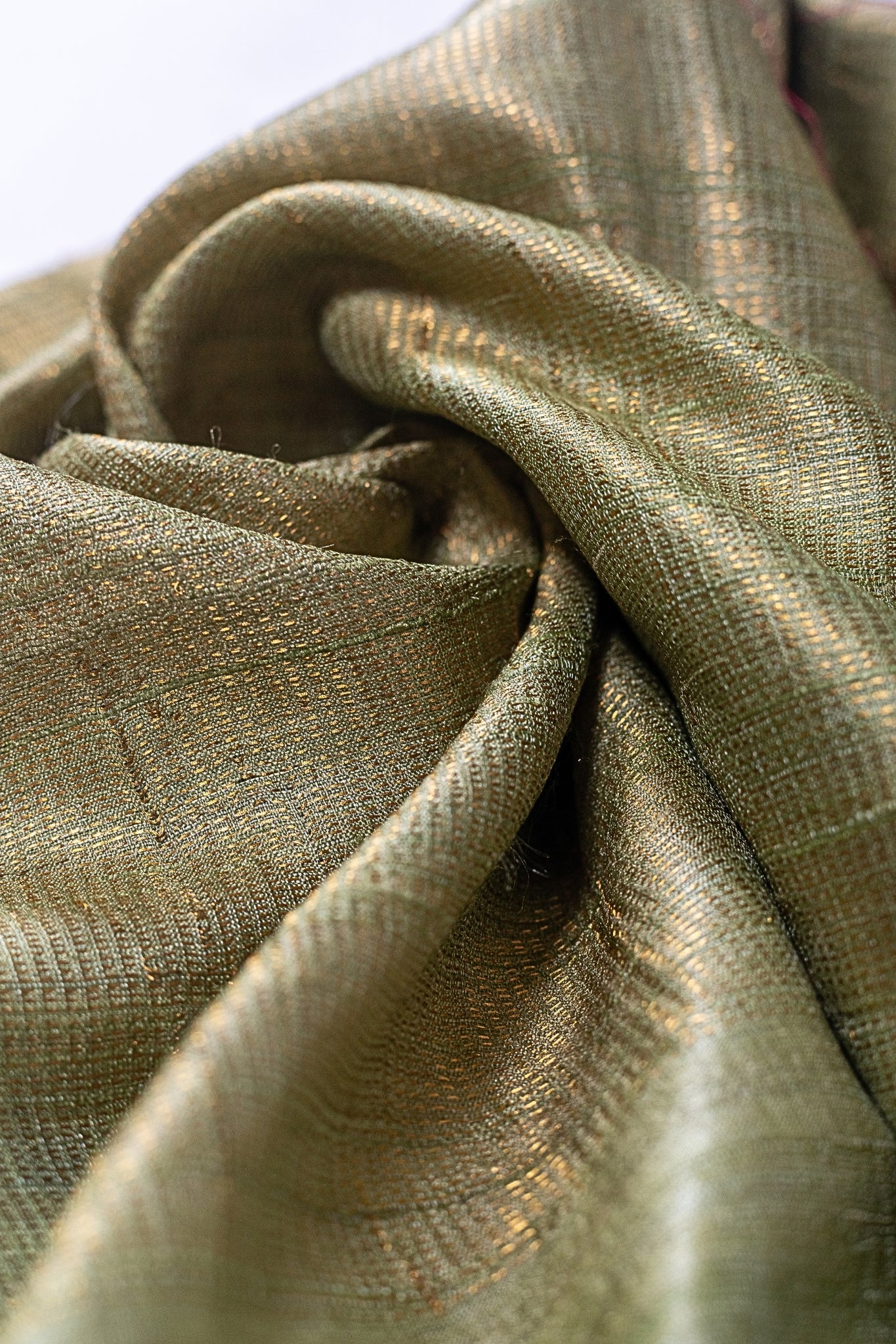 Bengali Handloom Tussar Silk Saree (Bottle Green)