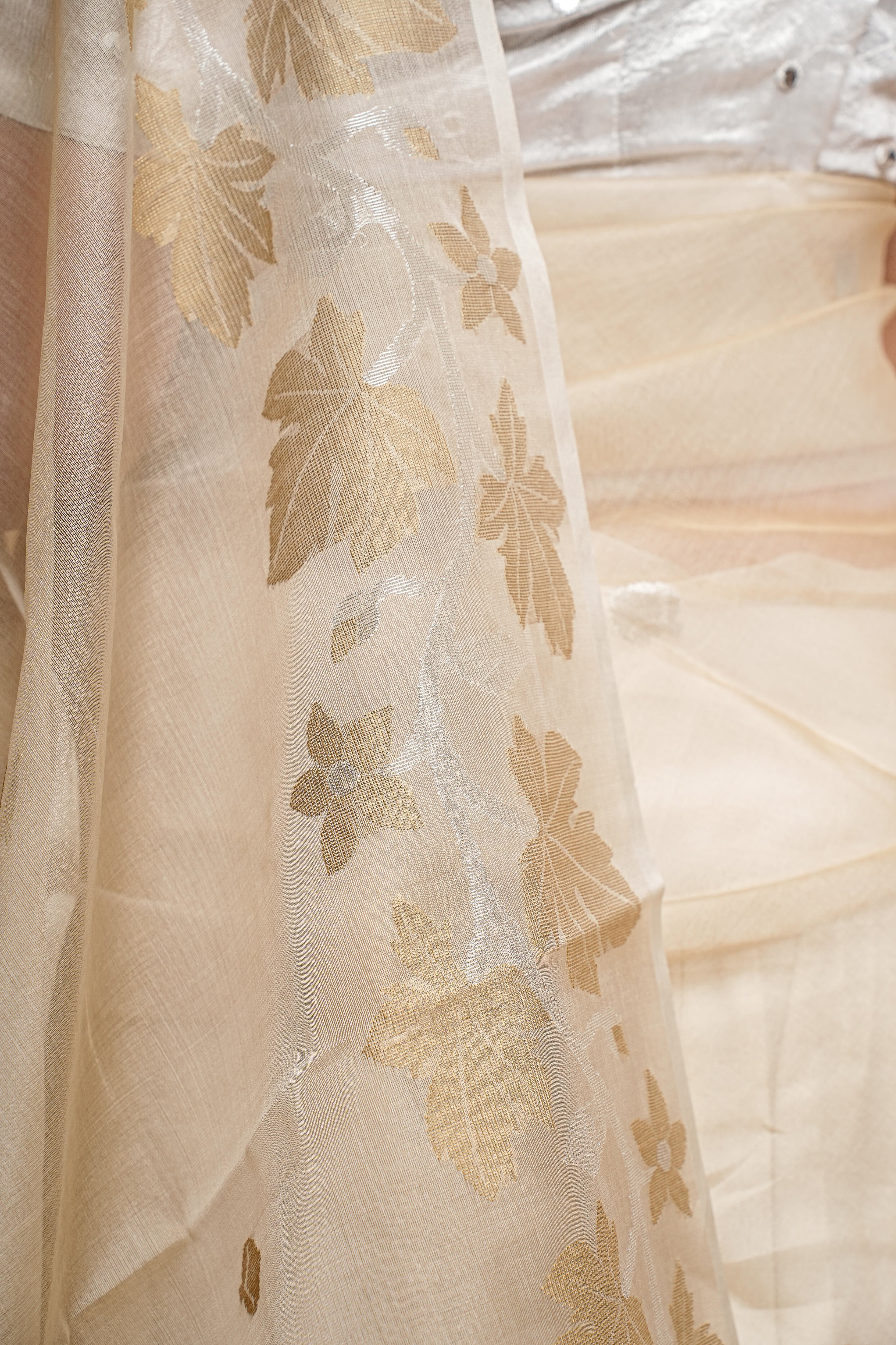 Bengali Muslin Jamdani Saree (Beige)