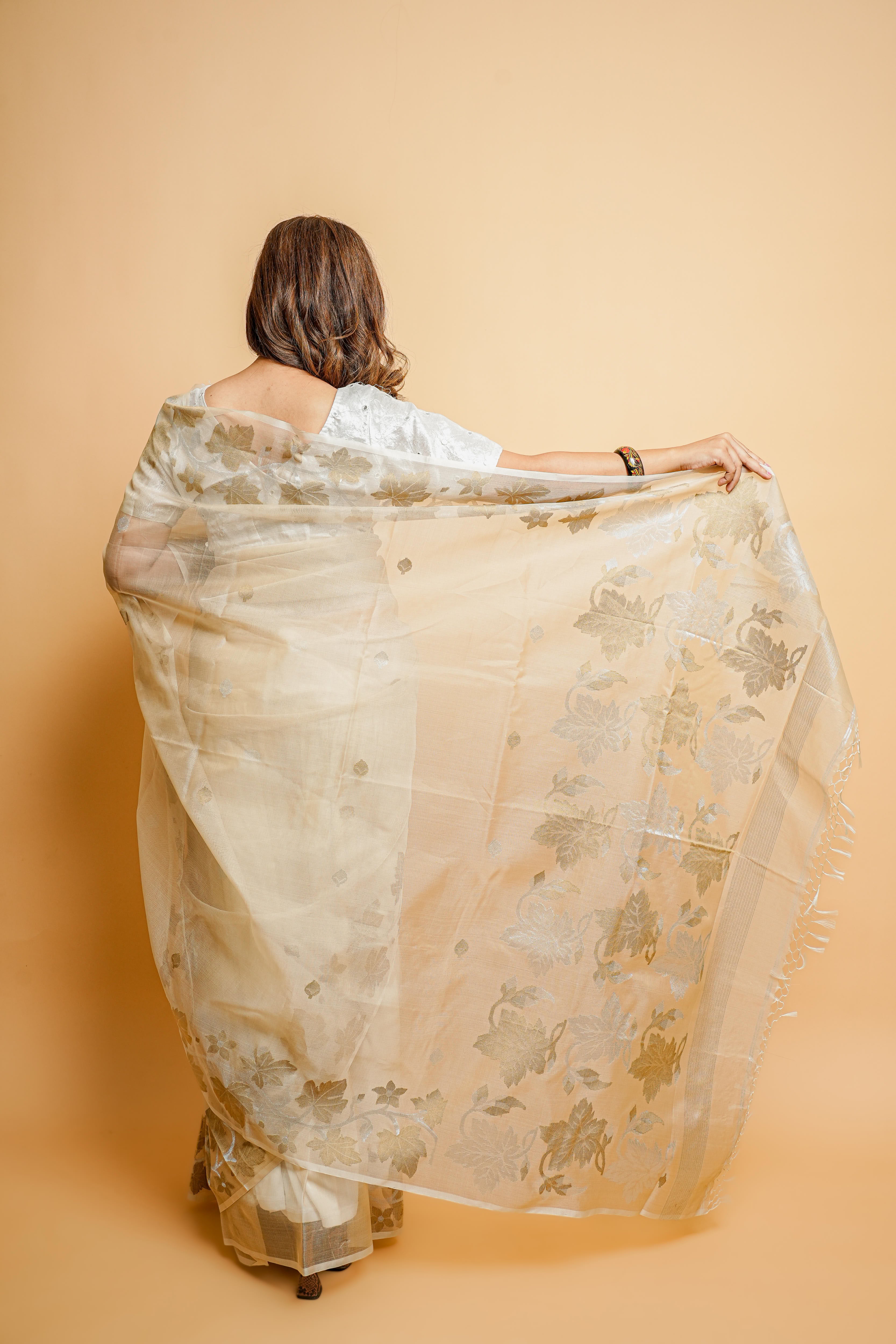 Bengali Muslin Jamdani Saree (Beige)