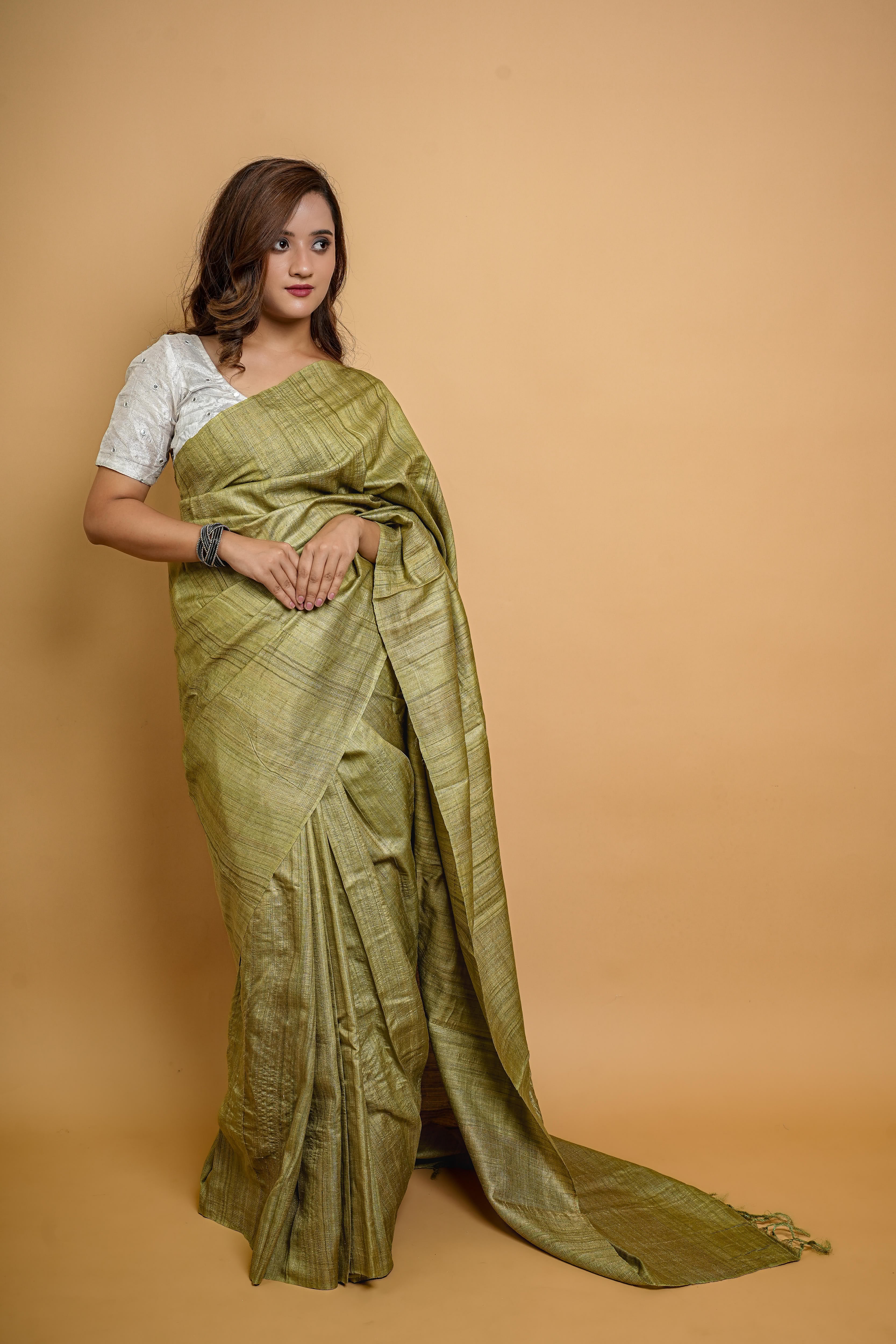 Bengali Handloom Tussar Silk Saree (Bottle Green)