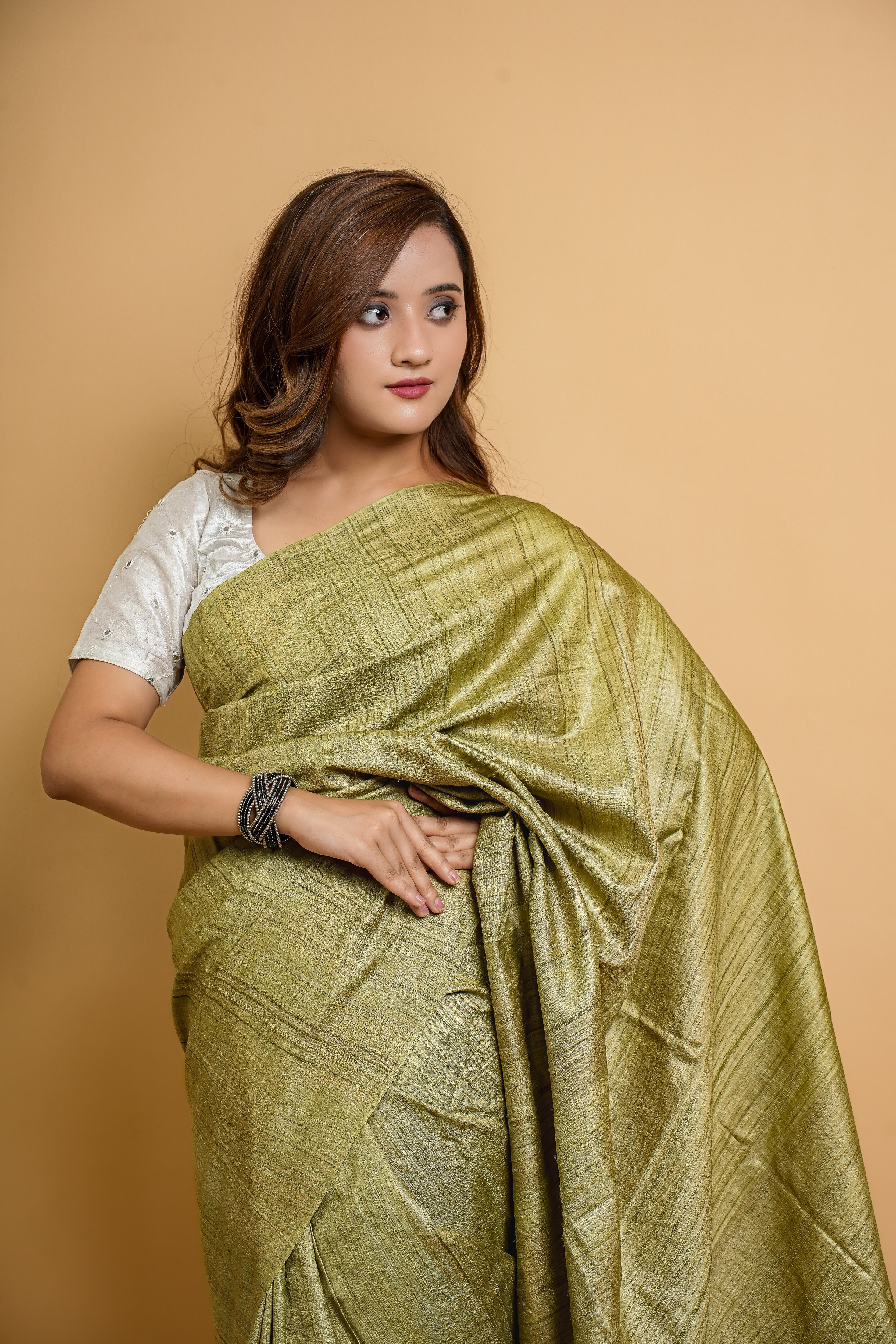Bengali Handloom Tussar Silk Saree (Bottle Green)