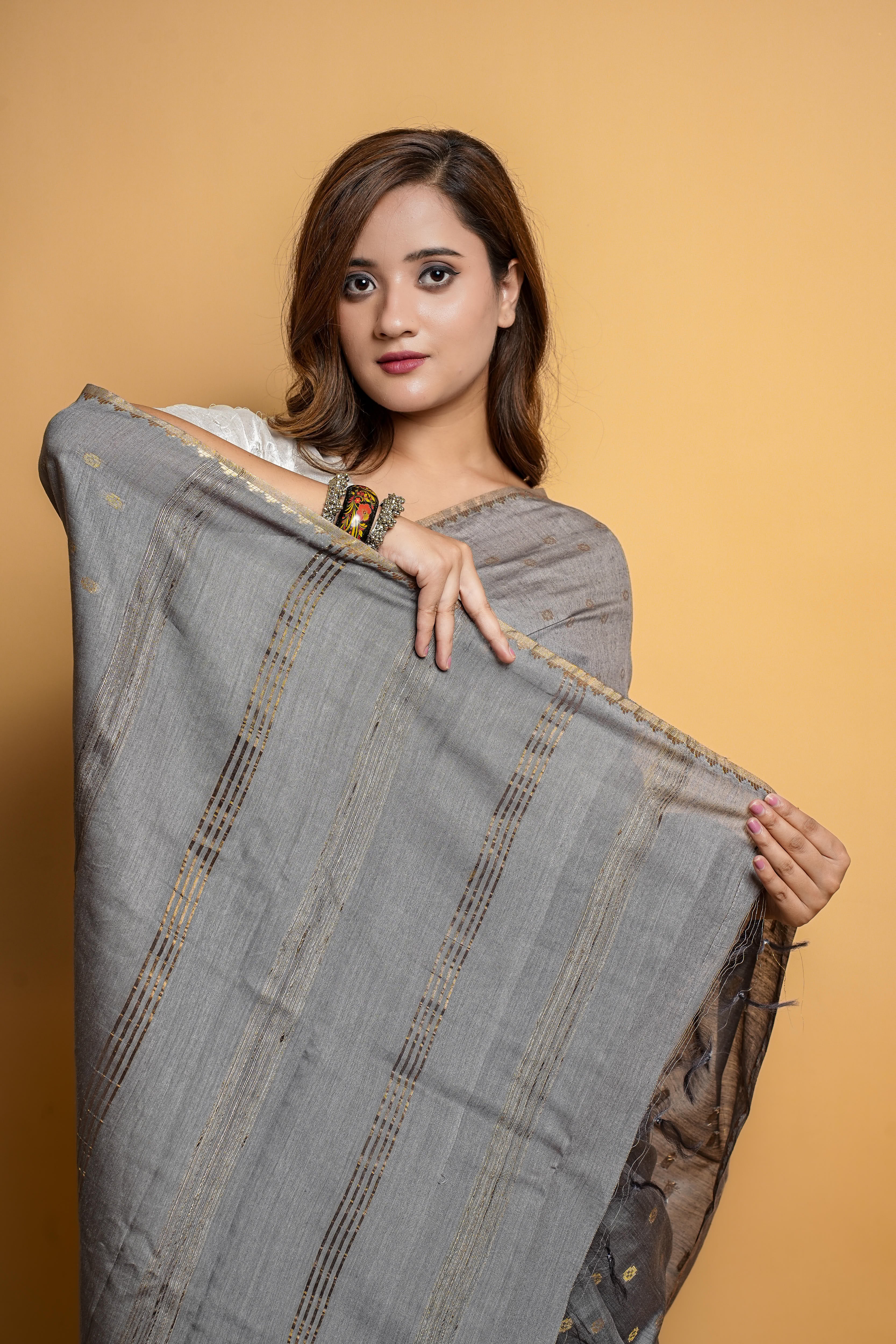 Bengali Handloom Tussar Silk Saree (Grey)
